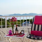 Lejlighed 3 Bedroom With Balcony Brsečine