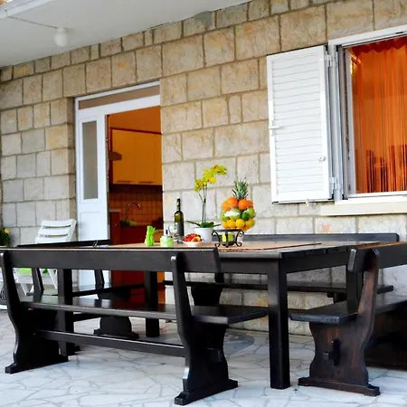 شقة 3 Bedroom With Balcony Brsečine