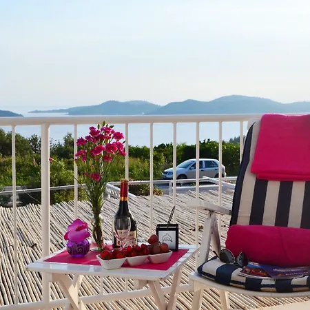 شقة 3 Bedroom With Balcony Brsečine