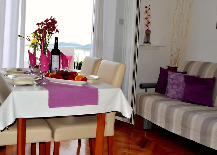 3 Bedroom With Balcony Brsečine