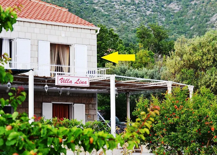 3 Bedroom With Balcony Brsečine